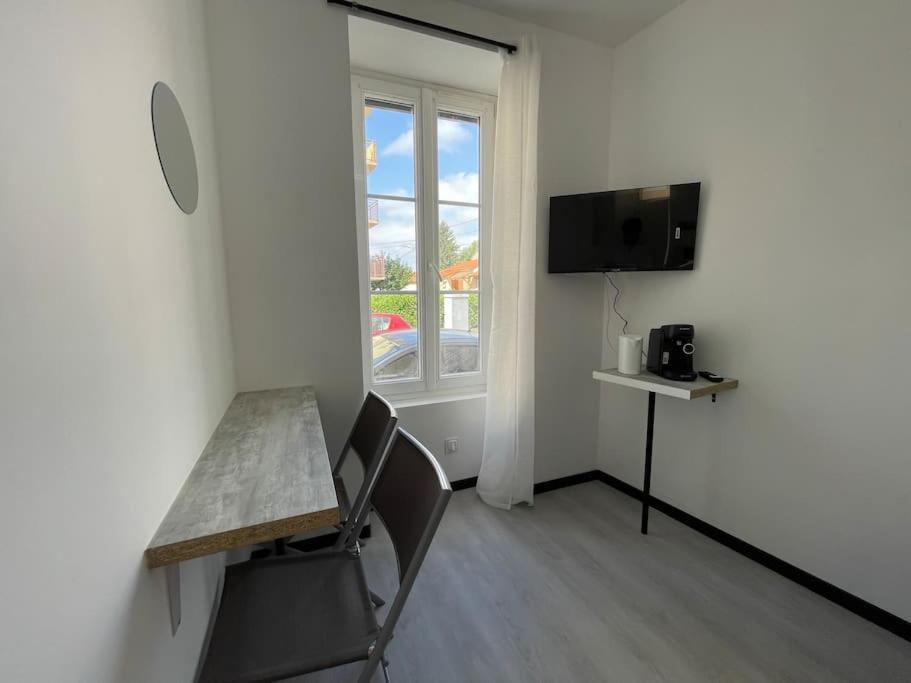 Studio A2 18M2 Cosy 5Minutes Gare Parking Gratuit Rue De La Mure Roanne Luaran gambar