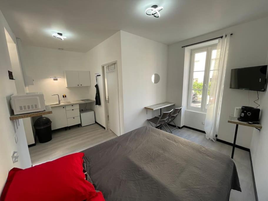 Studio A2 18M2 Cosy 5Minutes Gare Parking Gratuit Rue De La Mure Roanne Luaran gambar